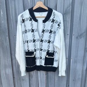 Love + luxe Women's Black and White Cardigan Sweater
